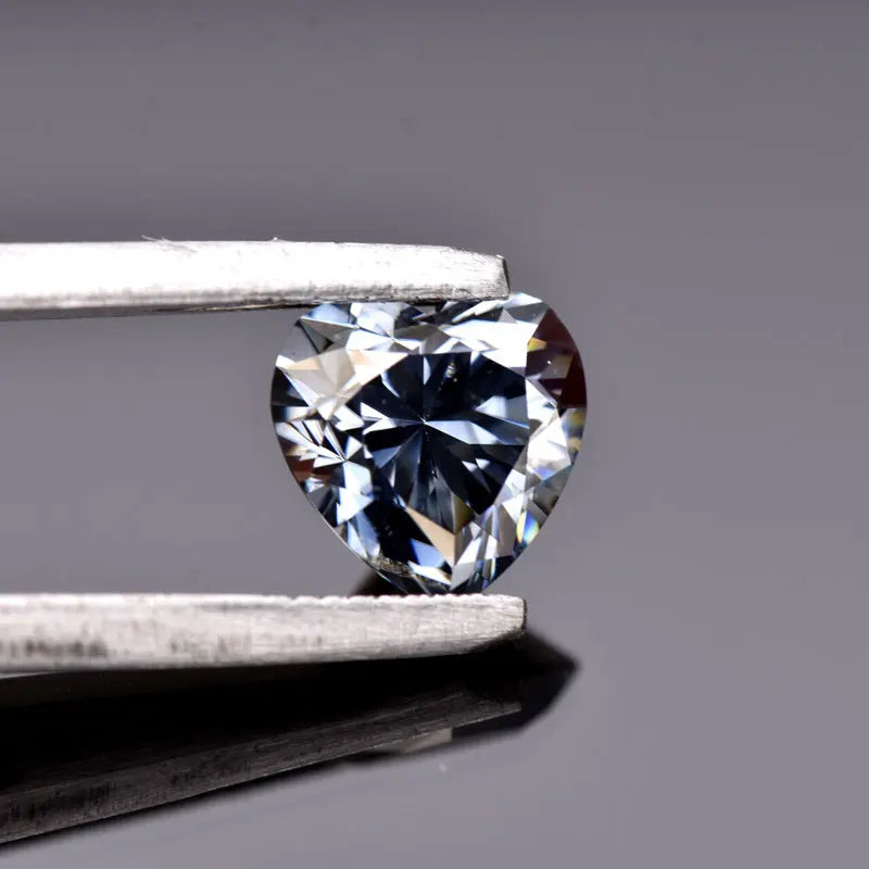 Moissanite VVS1 Artificial Stone Grey Color Heart Cut with Certificate Wholesale Hand Cutting
