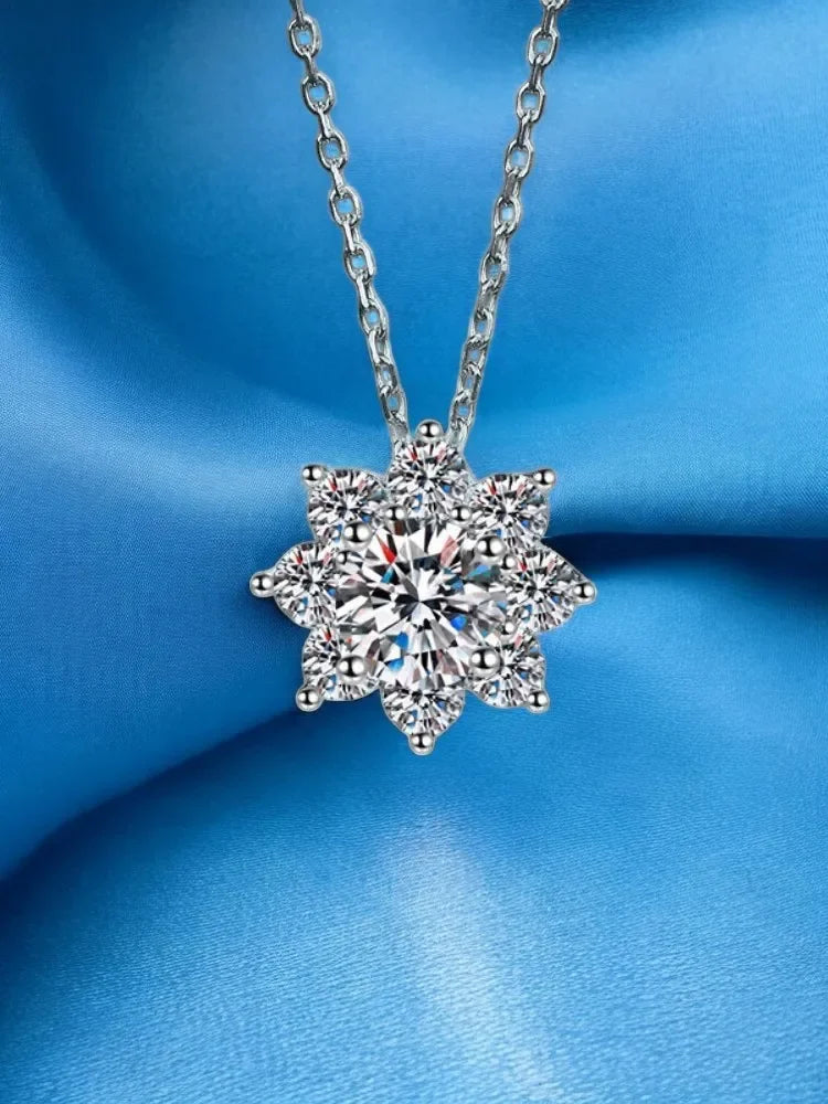 Certified Moissanite Sterling 925 Silver Fashion Sense of Design Sunflower Pendant Necklace