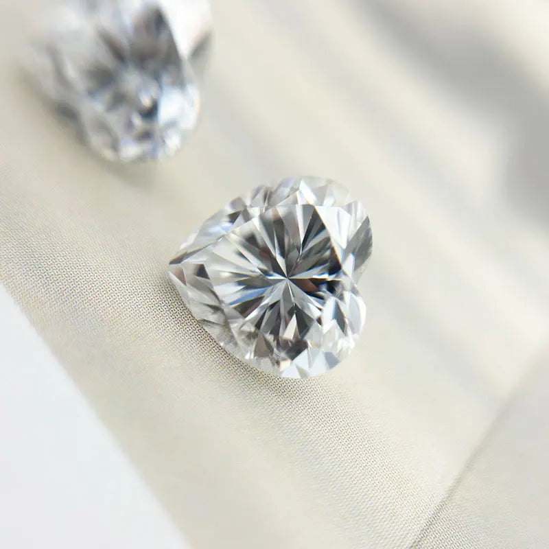 Moissanite VVS1 Artificial D Color Heart Cut with Certificate Wholesale High Quality