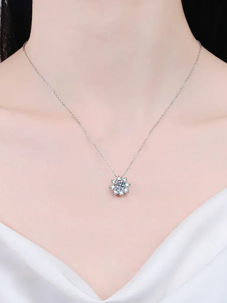 Certified Moissanite Sterling 925 Silver Fashion Sense of Design Sunflower Pendant Necklace