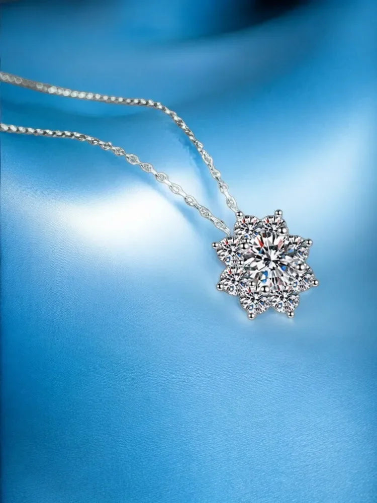 Certified Moissanite Sterling 925 Silver Fashion Sense of Design Sunflower Pendant Necklace