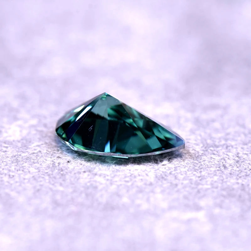 Pear Cut Emerald Green Color Moissanite Synthetic Gemstone with Certificate DIY Jewelry